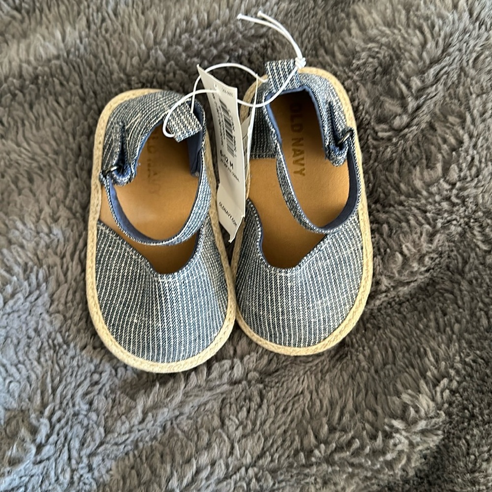 Baby girl shoes. NWT